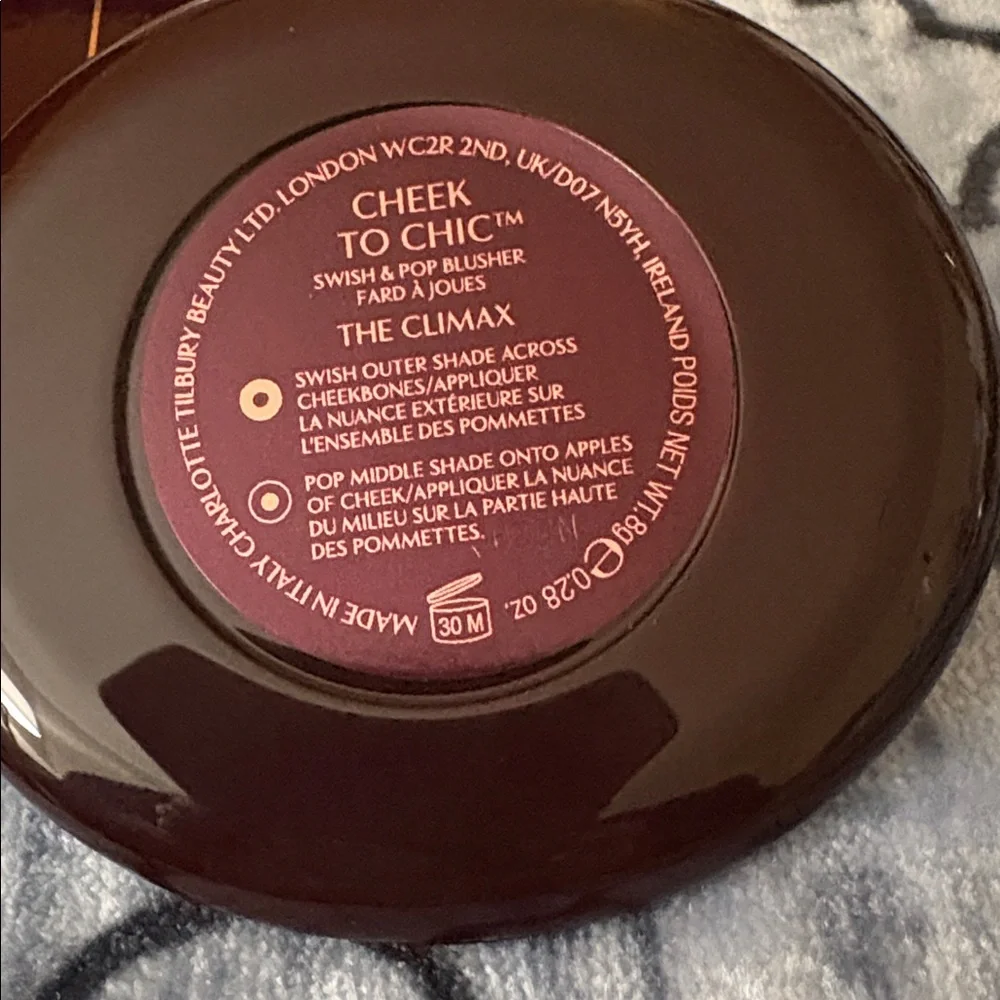 Charlotte Tilbury Cheek to Chic Swish & Pop Blusher in The Climax